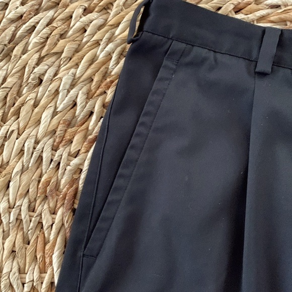 Nike FitDry Pleated Golf Shorts - Picture 2 of 9